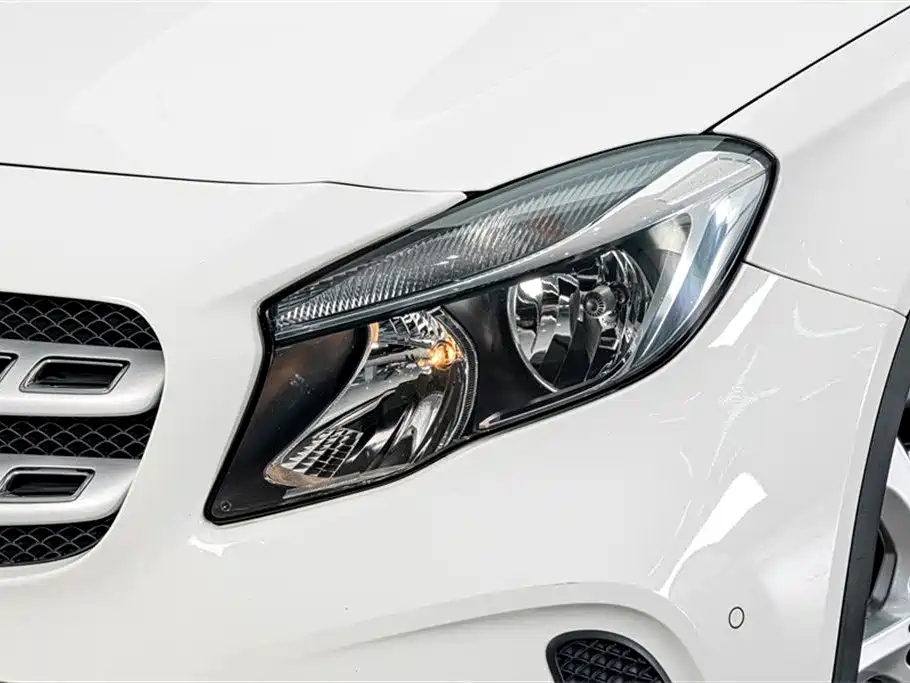 Mercedes-Benz GLA 2017 GLA 200 Dynamic фото 4