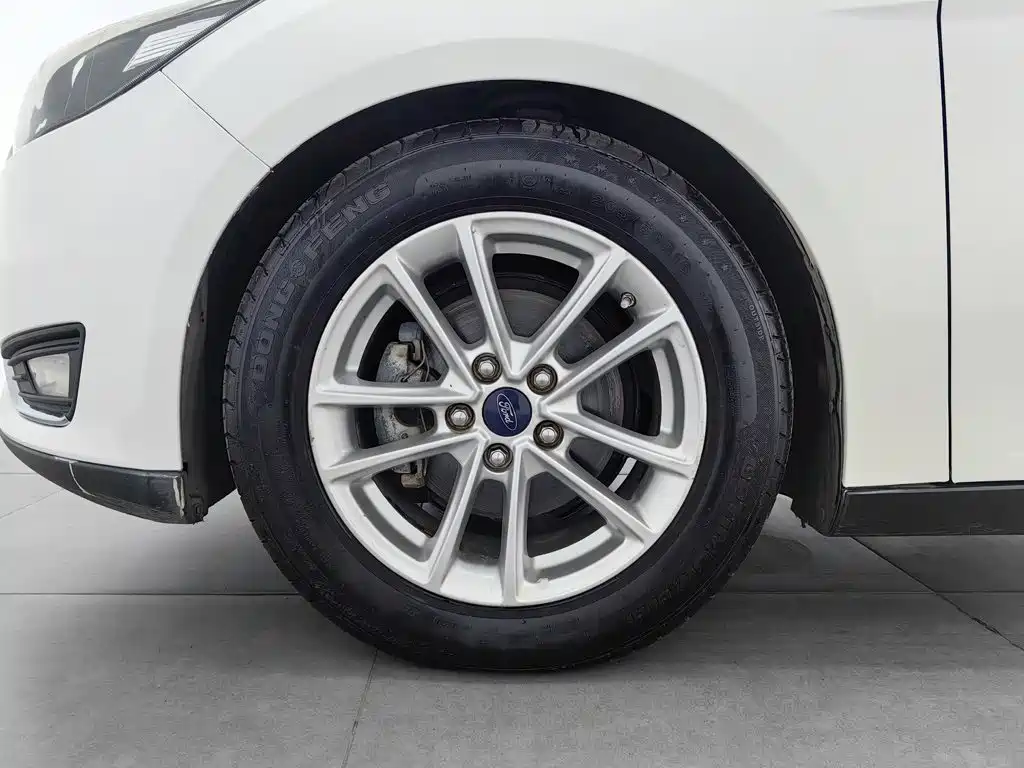 Photo 17 - Ford Focus