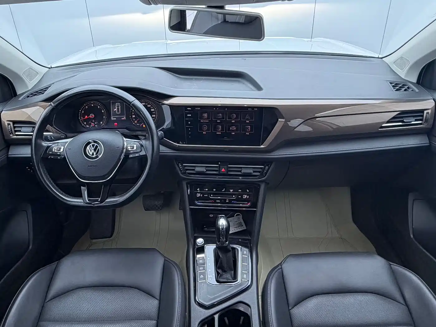 Volkswagen Tharu 2022 280TSI FWD Luxury Edition фото 16