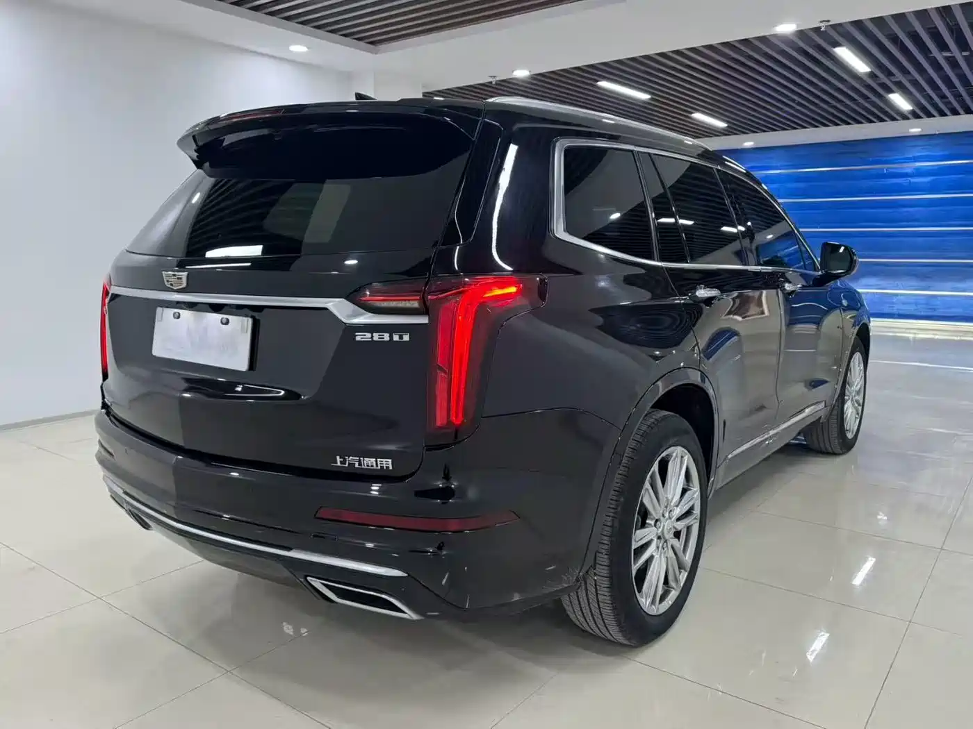 CADILLAC XT6