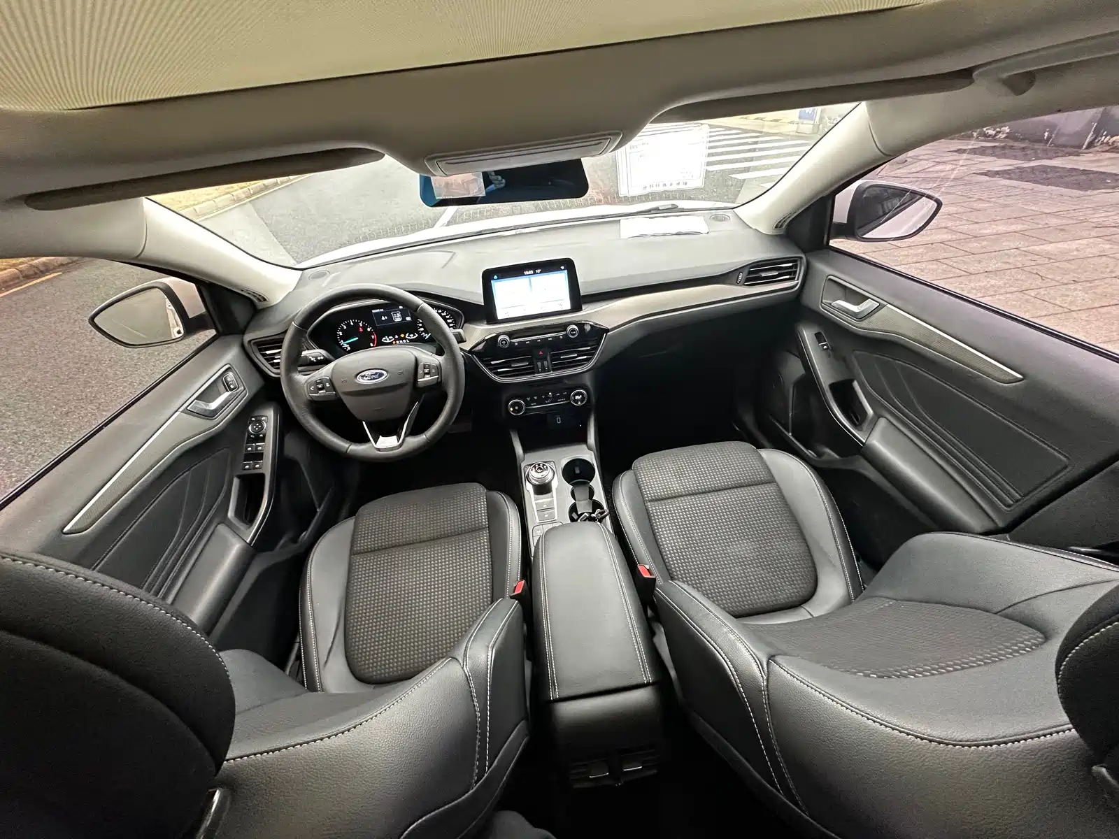 Фото 6 - Ford Focus