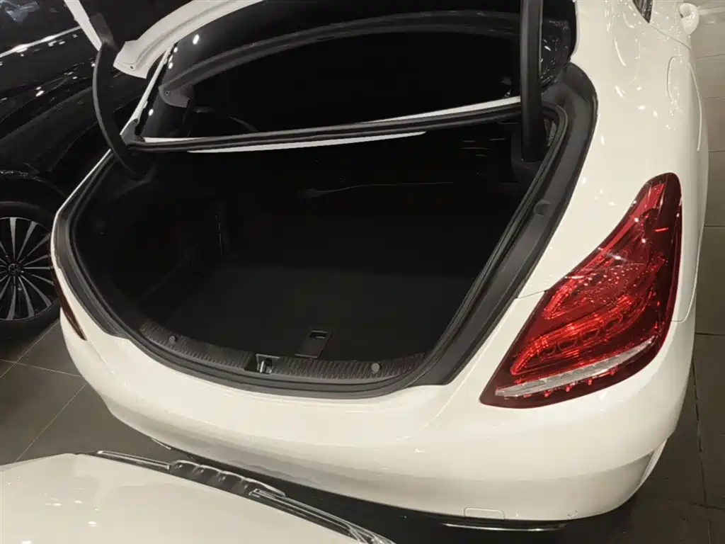 Mercedes-Benz C-Class 2017 Facelift C 200 Sport Edition фото 19