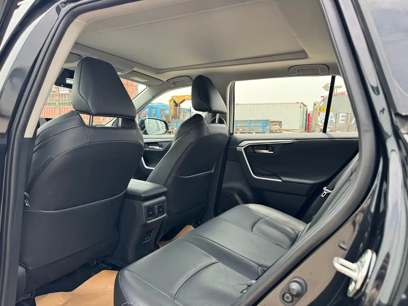 Toyota Wildlander 2023 2.0L CVT AWD Luxury PLUS фото 5