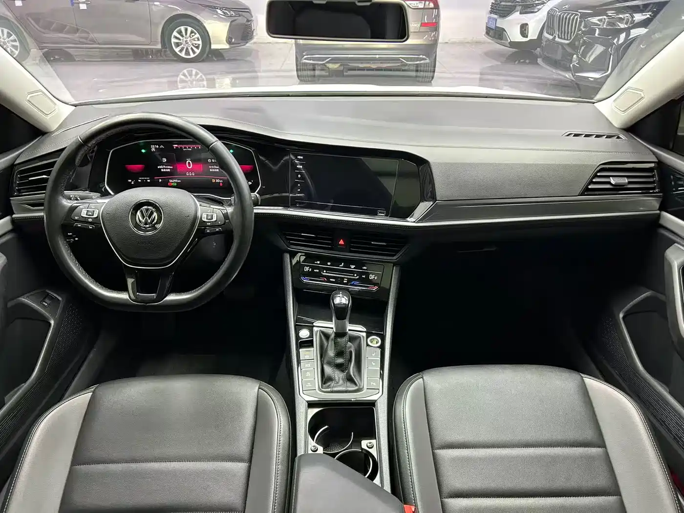 Volkswagen Sagitar 2021 280TSI DSG Surpassing Edition фото 15
