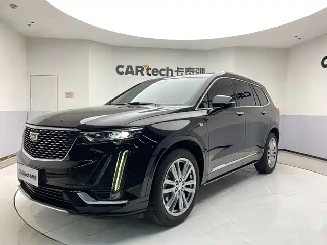 CADILLAC XT6
