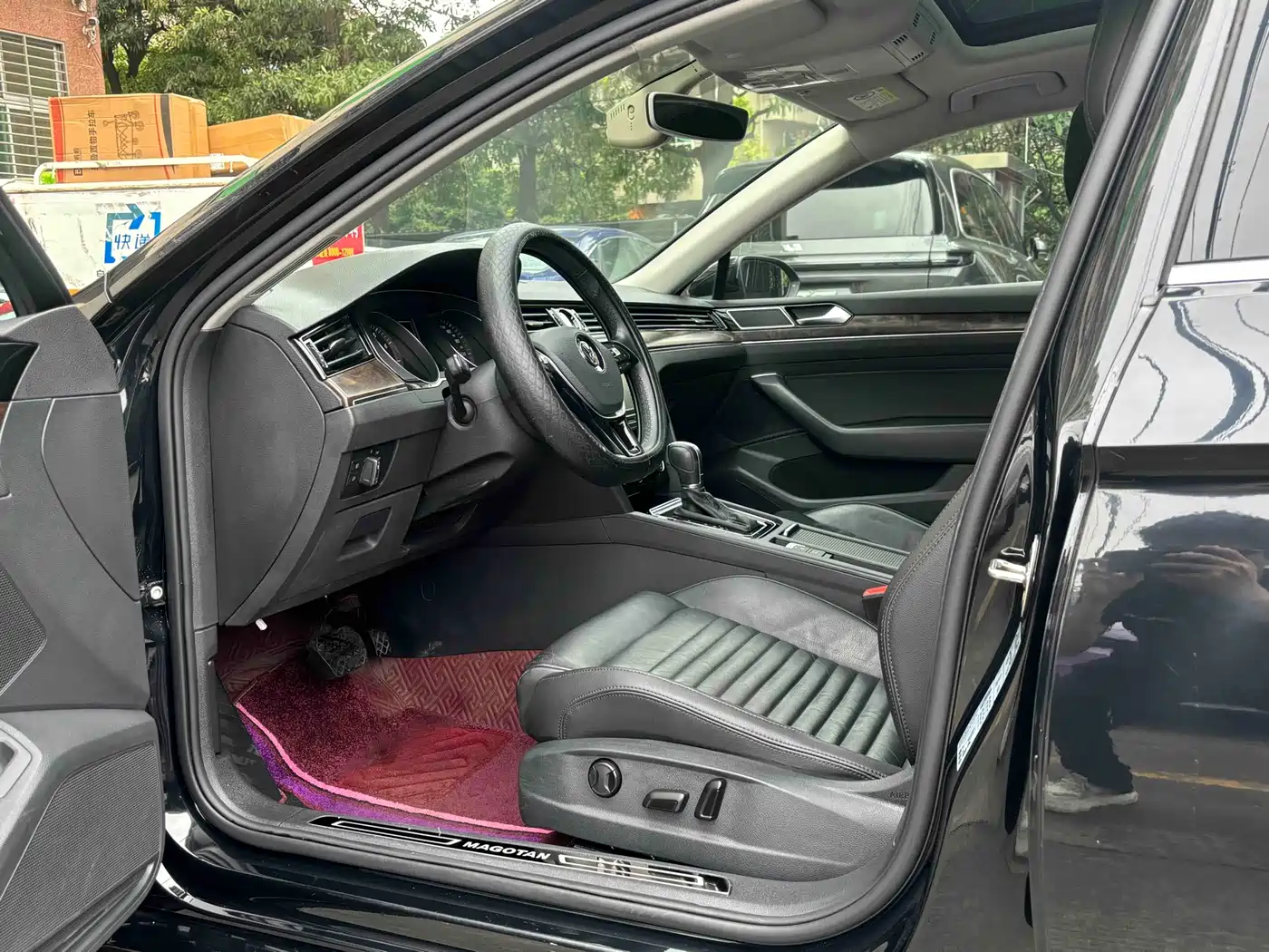 Volkswagen Magotan 2018 Facelift 330TSI DSG Luxury фото 7