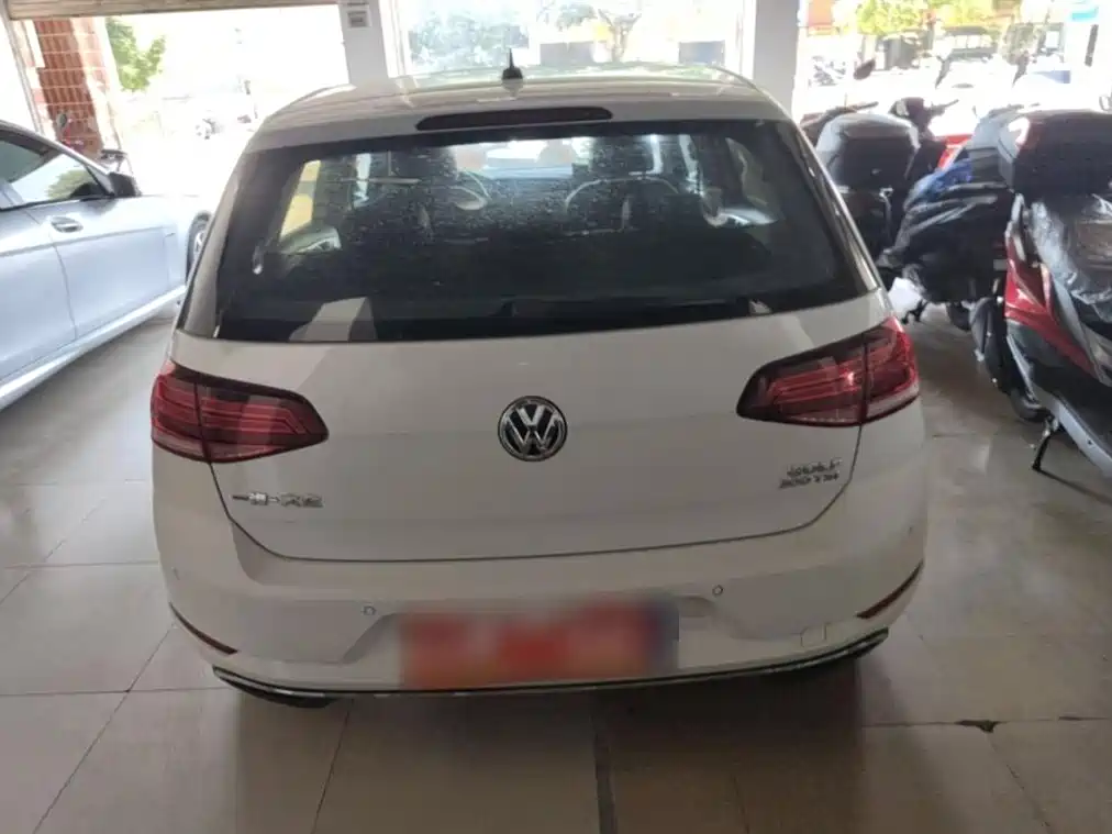 Volkswagen Golf 2020 200TSI DSG Comfort Progressive Edition фото 6