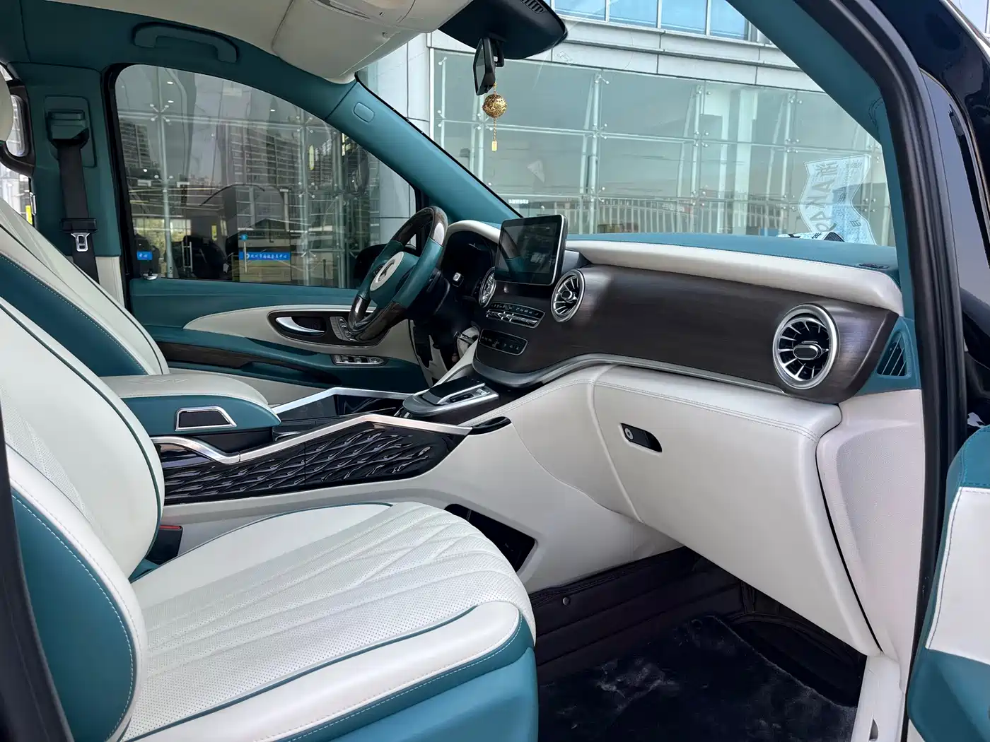 Mercedes-Benz Vito 2023 2.0T Business 7-Seater фото 8