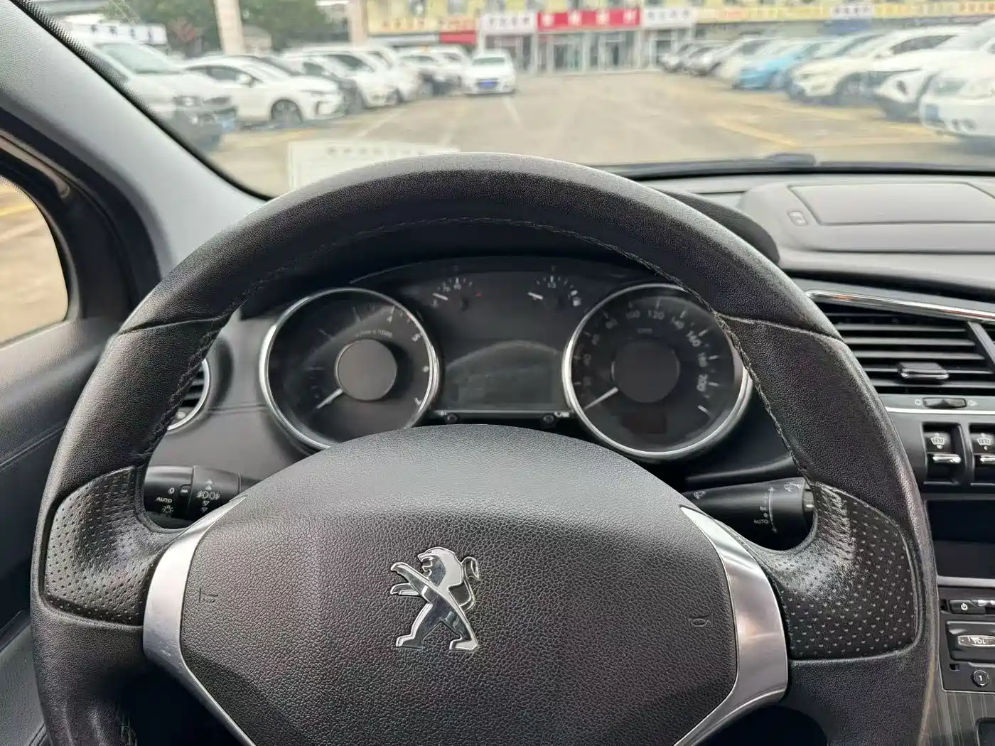 Peugeot 3008 2013 1.6THP Automatic Prestige Edition фото 9