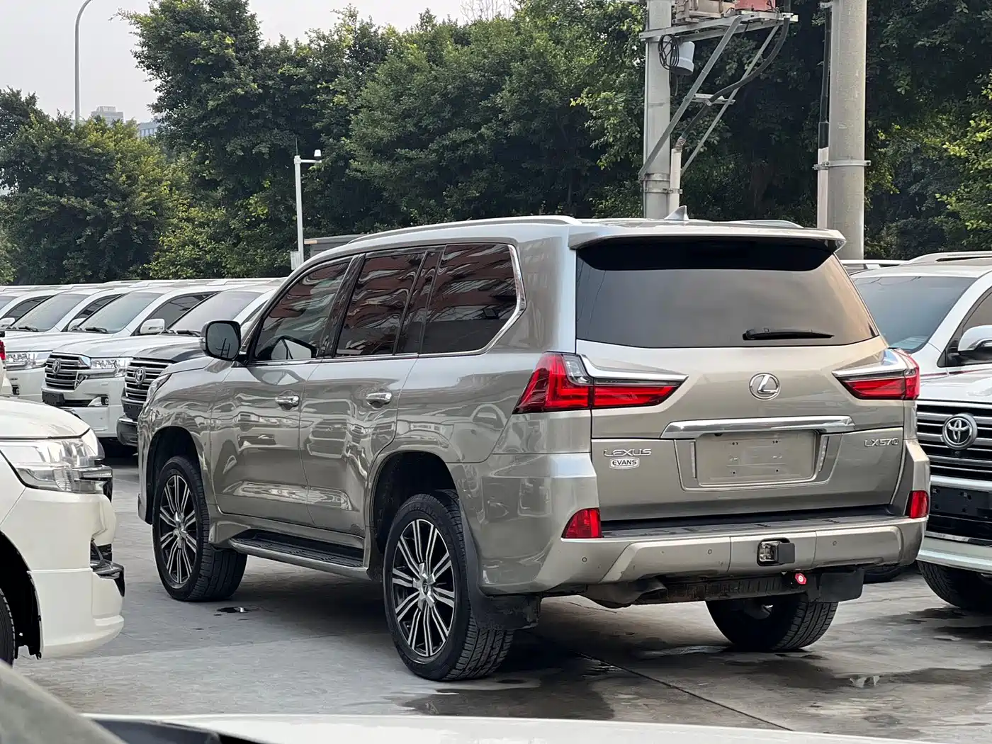 Lexus LX 2019 570 Prestige Luxury Edition фото 3