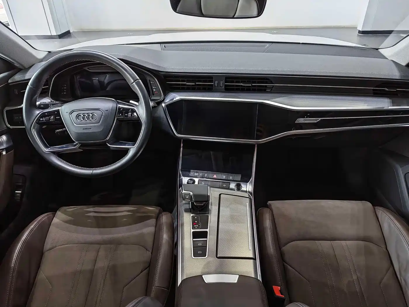 Фото 7 - Audi A7L