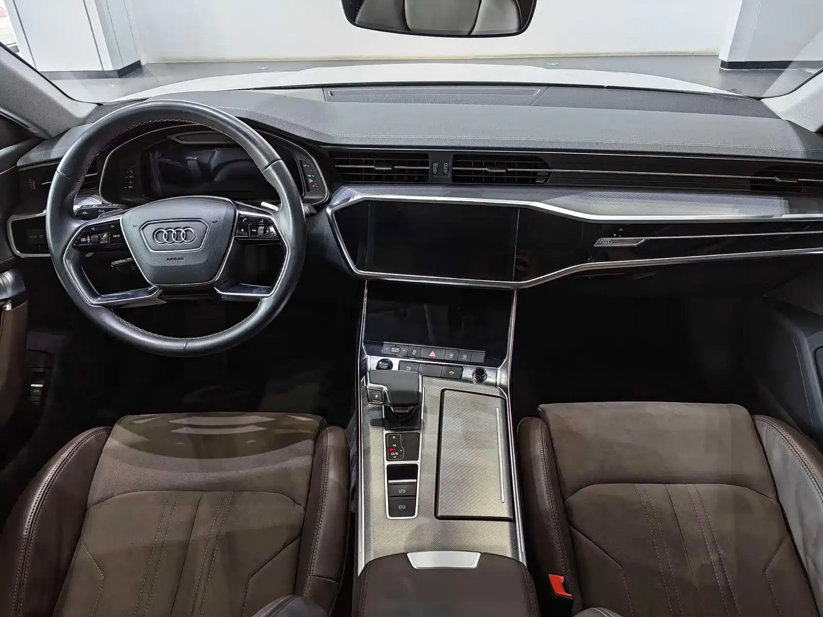 Фото 7 - Audi A7L