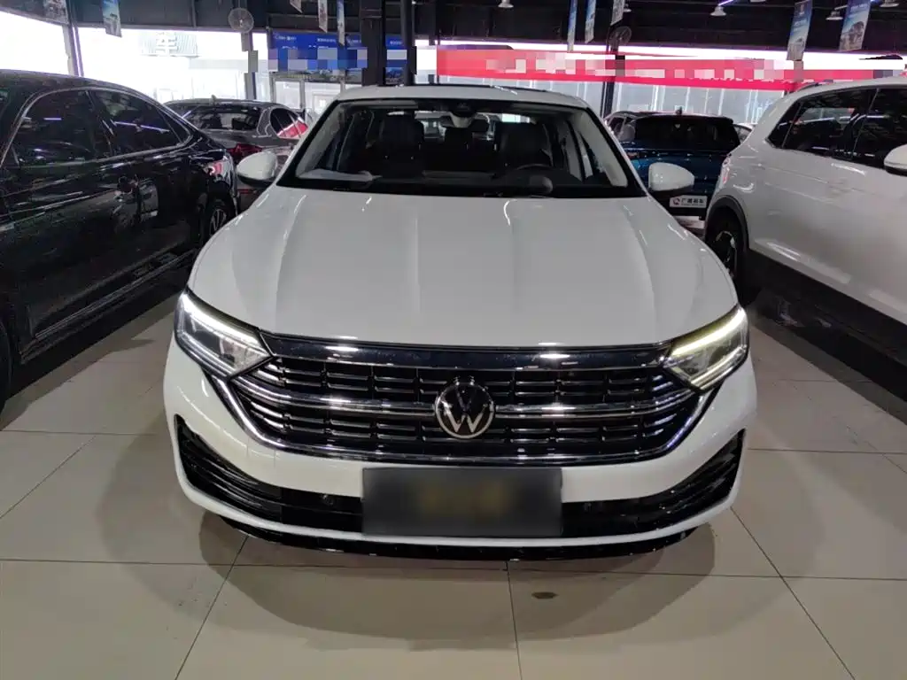 Volkswagen Sagitar 2023 Model Year 200TSI DSG Surpass Edition фото 3