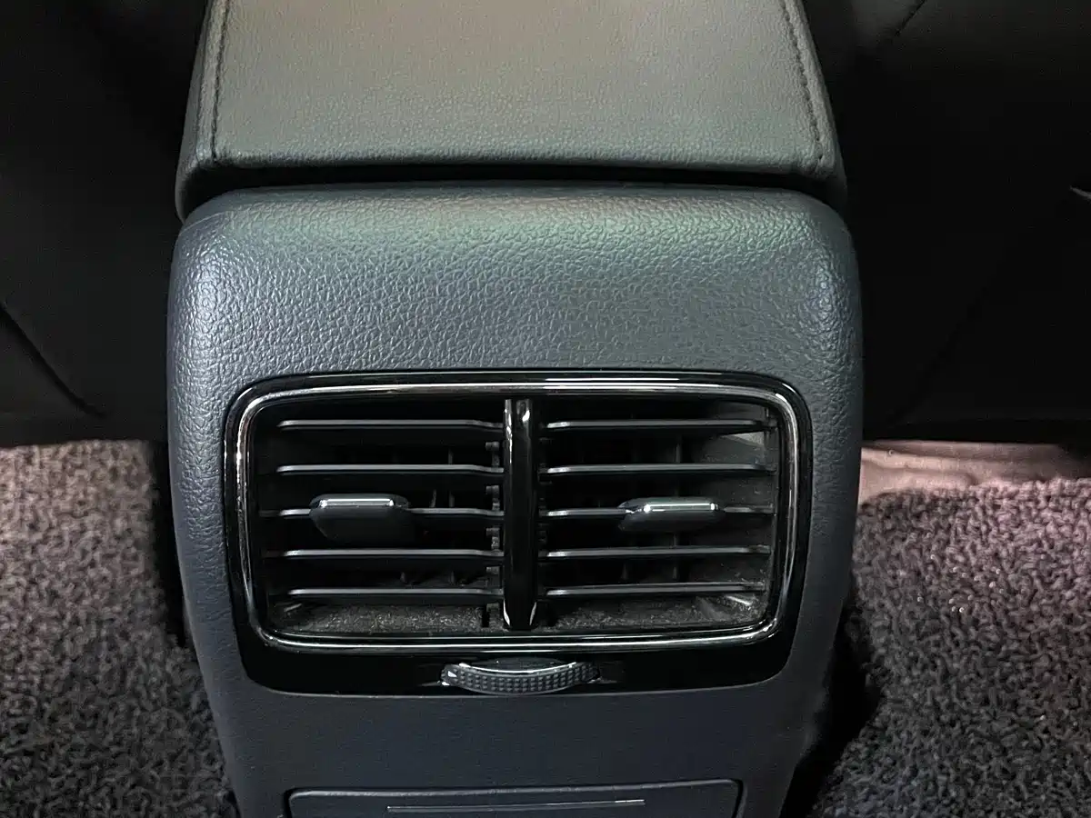 Volkswagen Sagitar 2018 280TSI DSG Comfort фото 12