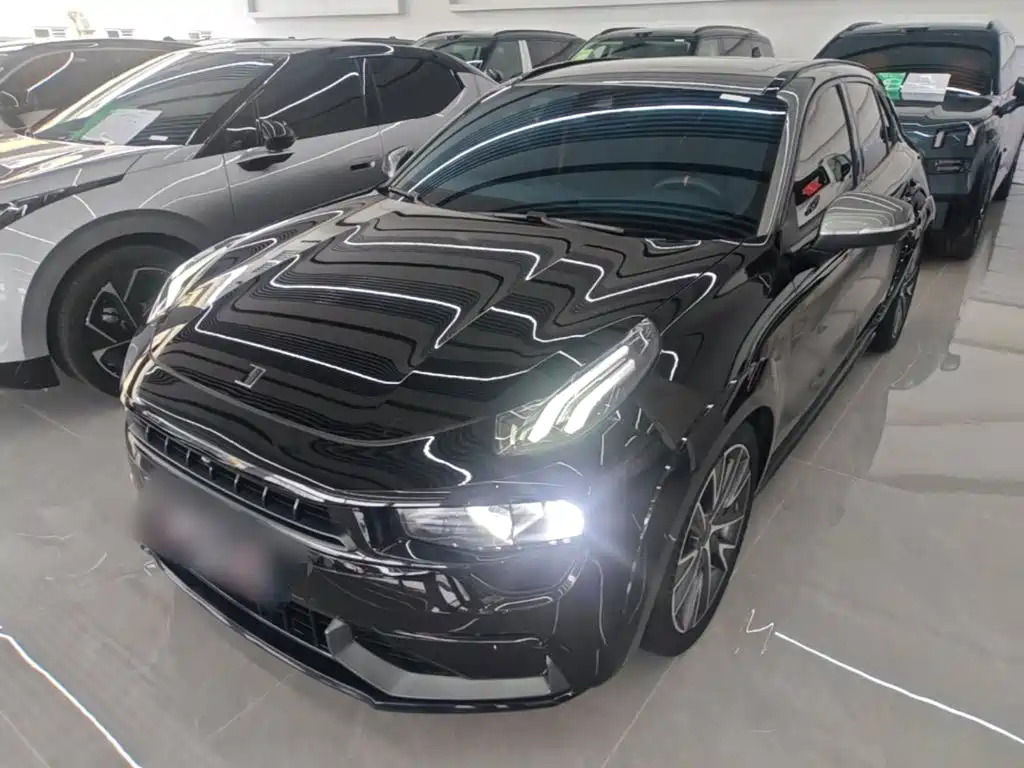 Фото 2 - Lynk & Co 02 Hatchback