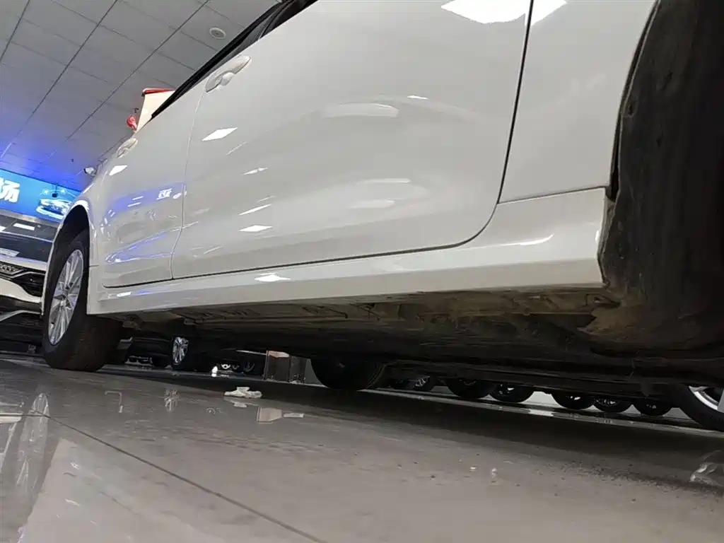 Toyota Corolla 2022 Hybrid 1.8L E-CVT Pioneer Edition фото 21