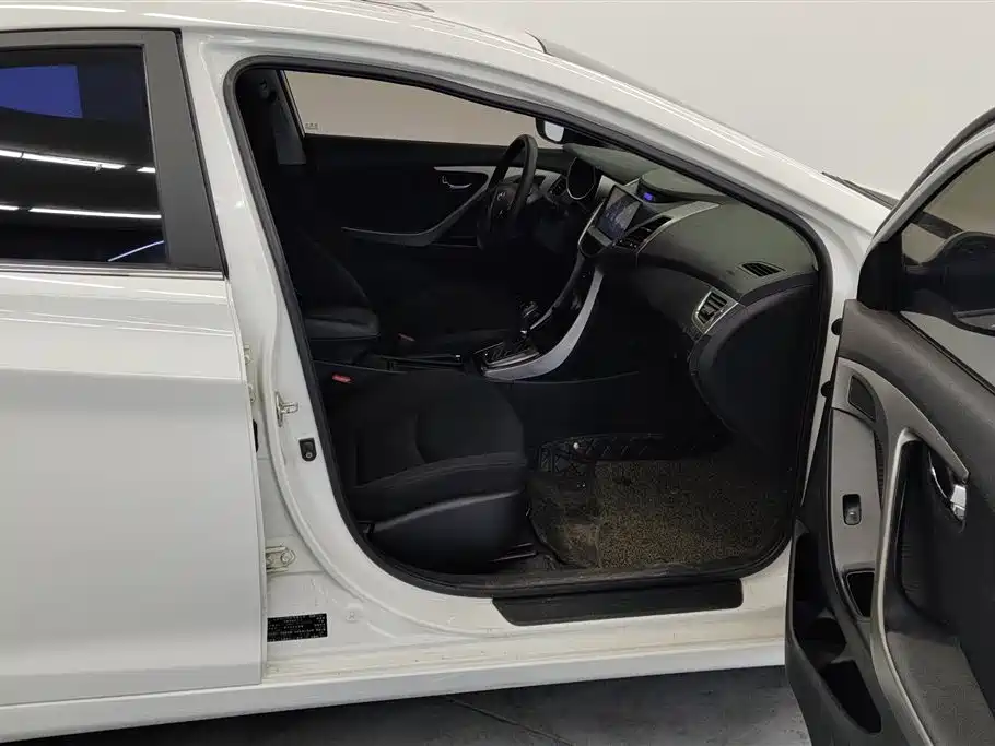 Hyundai Langdong 2013 1.6L Automatic Leading фото 8