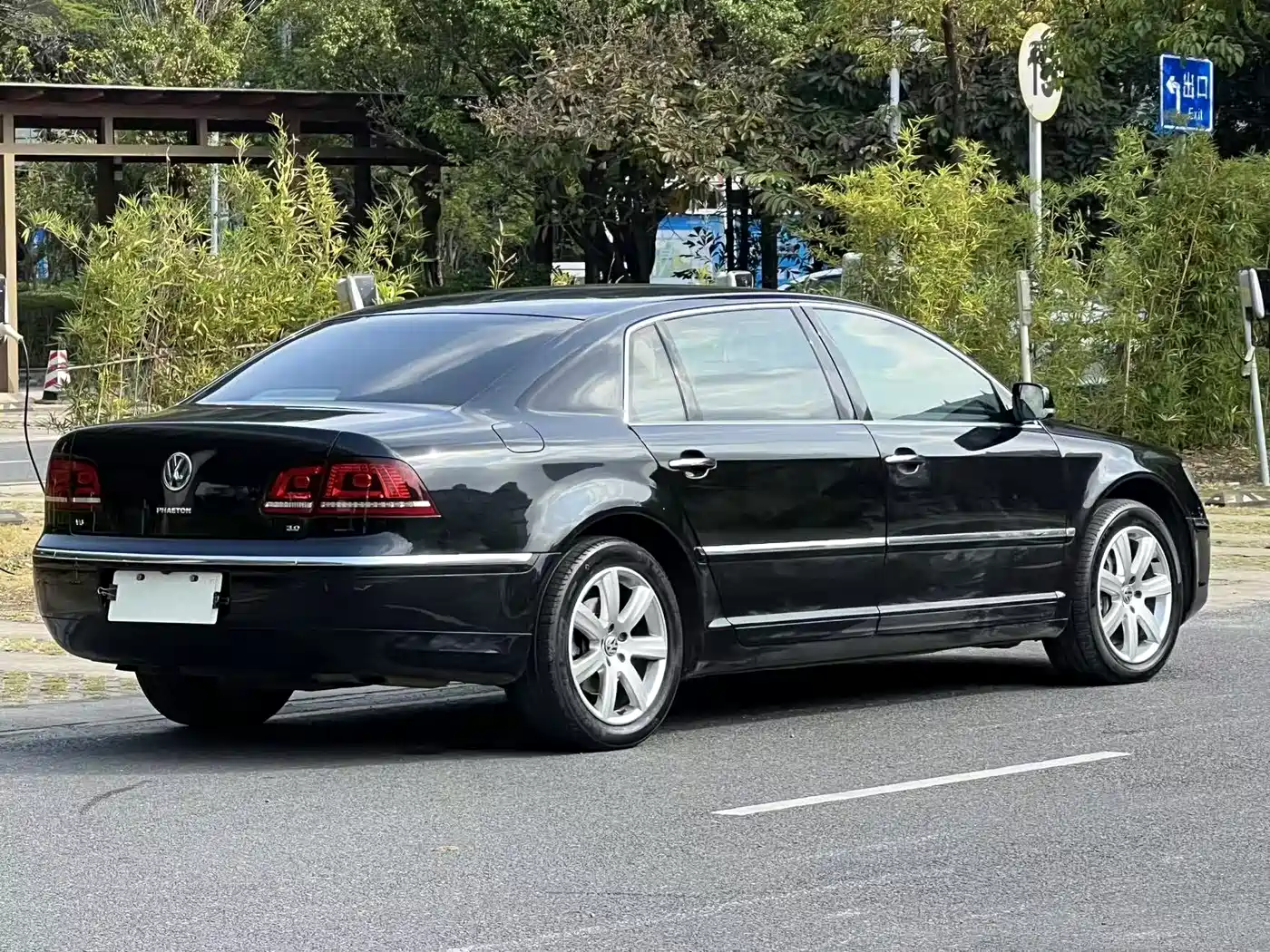 Volkswagen Phaeton 2014 3.0L Business Edition фото 23