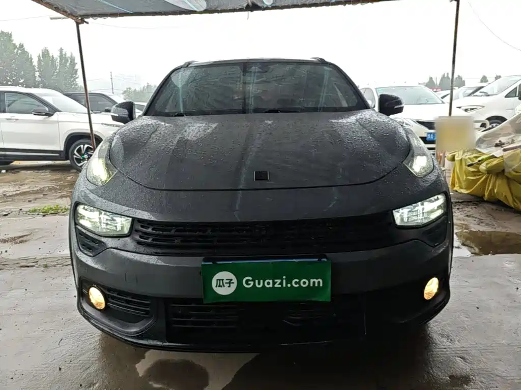 Фото 3 - Lynk & Co 02
