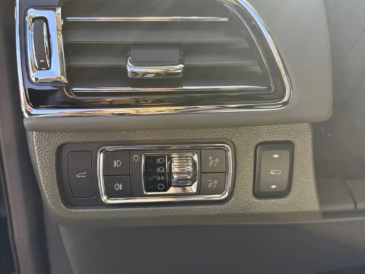 Lincoln Navigator 2026 2024 3.5T Long Wheelbase Presidential Edition