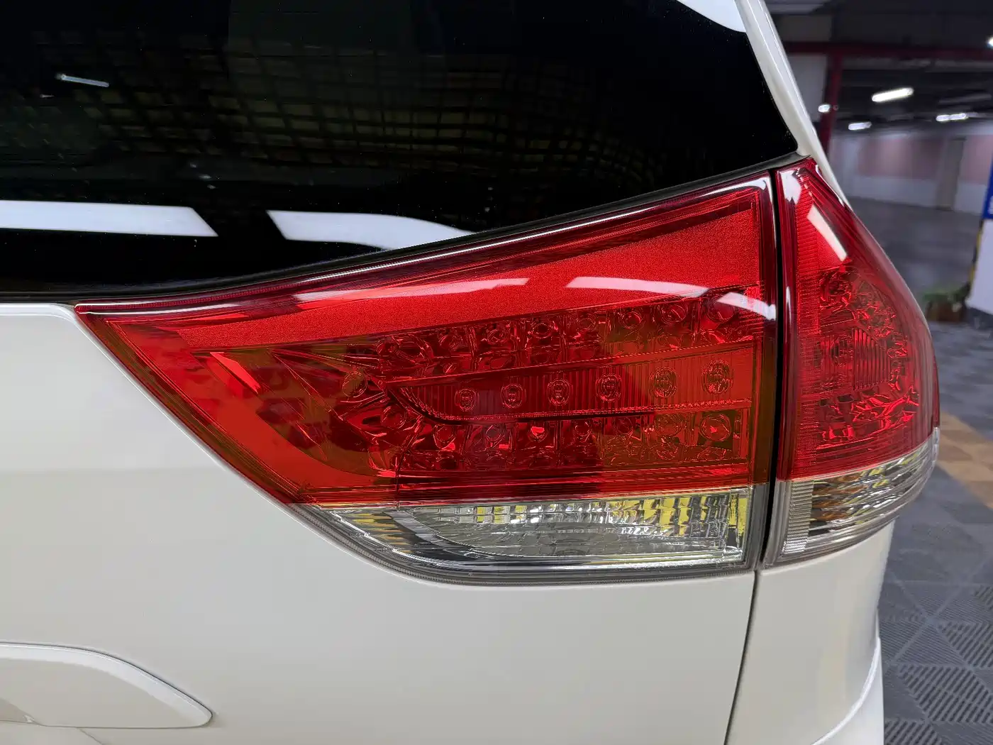 Toyota Sienna 2015 3.5L 2WD LE фото 13
