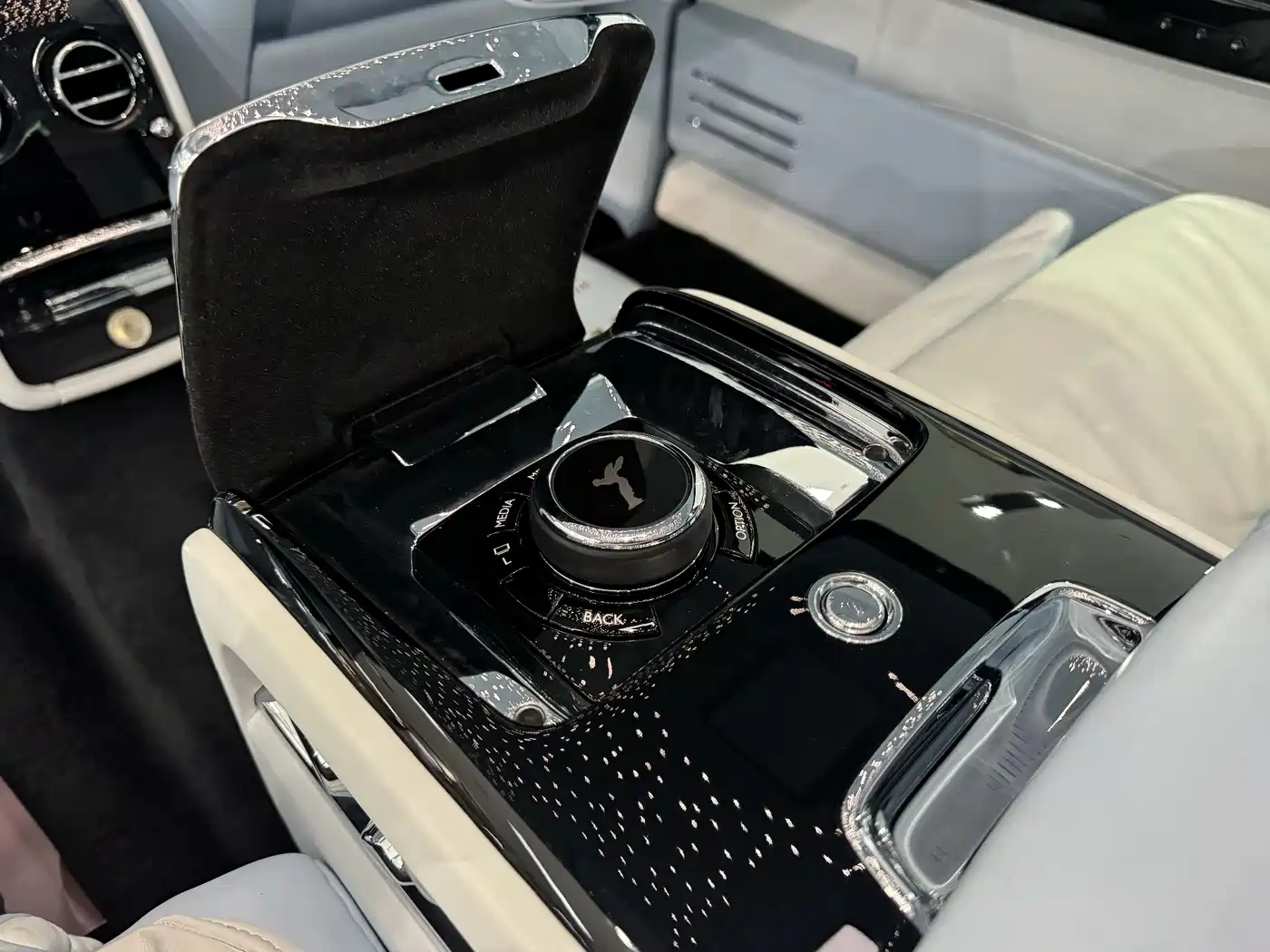 Rolls-Royce Phantom 2021 2018 6.7T Long Wheelbase Version