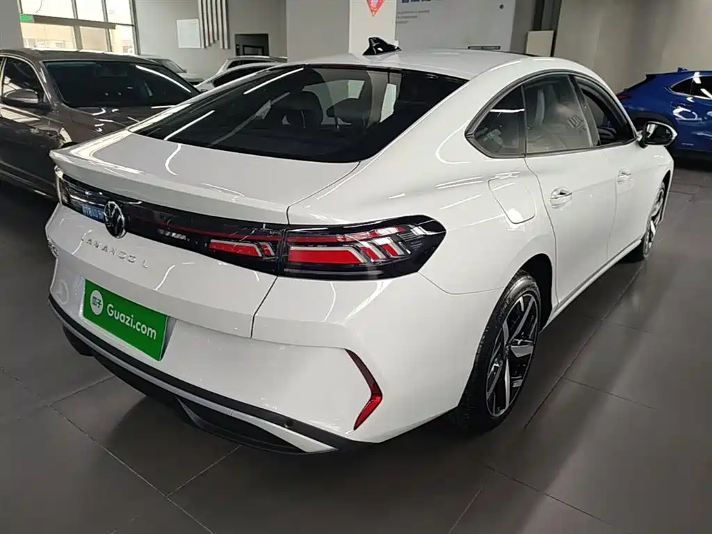 VOLKSWAGEN LINGDU