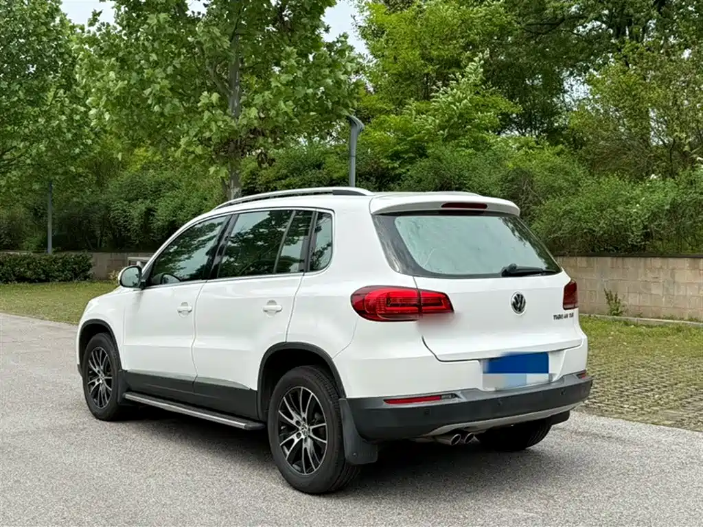Volkswagen Tiguan 2015 1.8TSI Automatic 2WD Highline фото 9