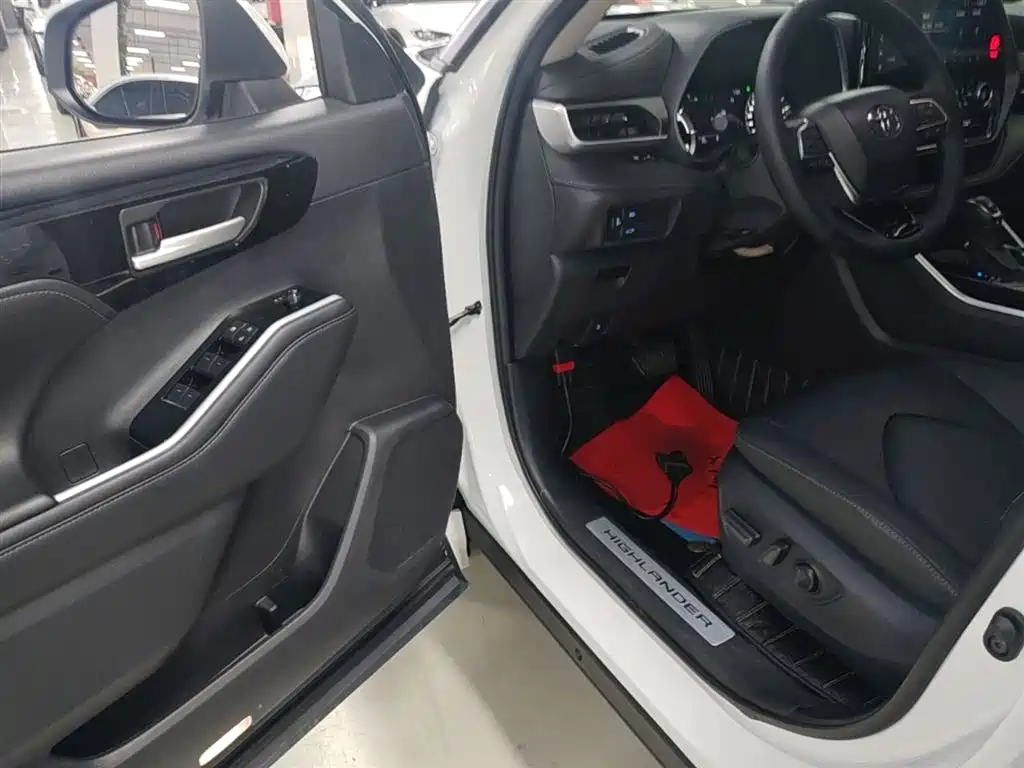 Toyota Highlander 2022 Model Dual Engine 2.5L 4WD Premium Edition 7-Seater фото 16