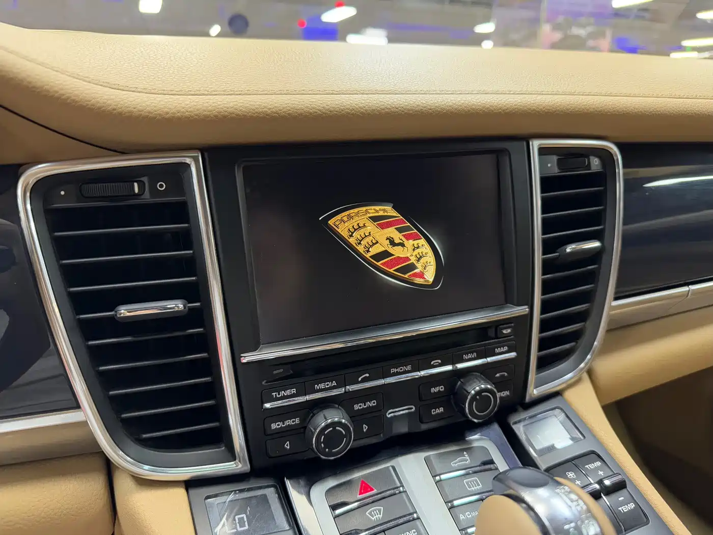 Porsche Panamera 2014 Panamera 4 3.0T фото 23
