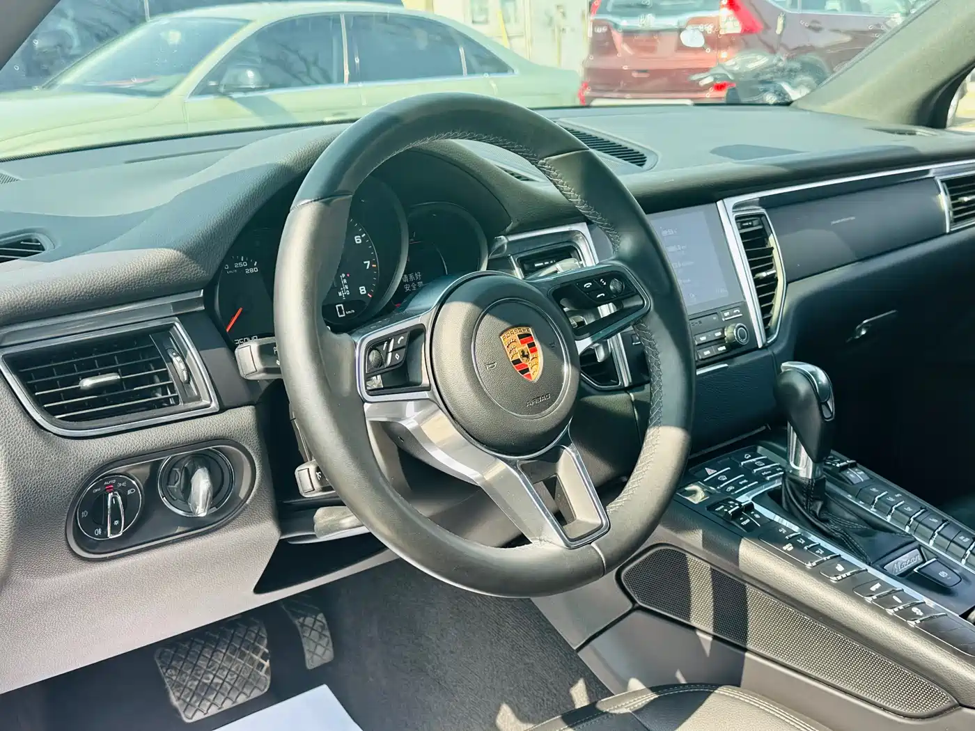 Porsche Macan 2017 Macan 2.0T фото 8