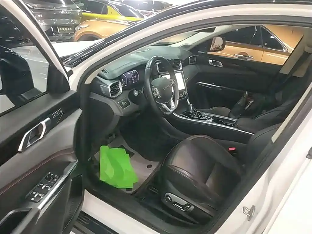 Lynk & Co 01 2017 2.0T AWD Pro фото 16