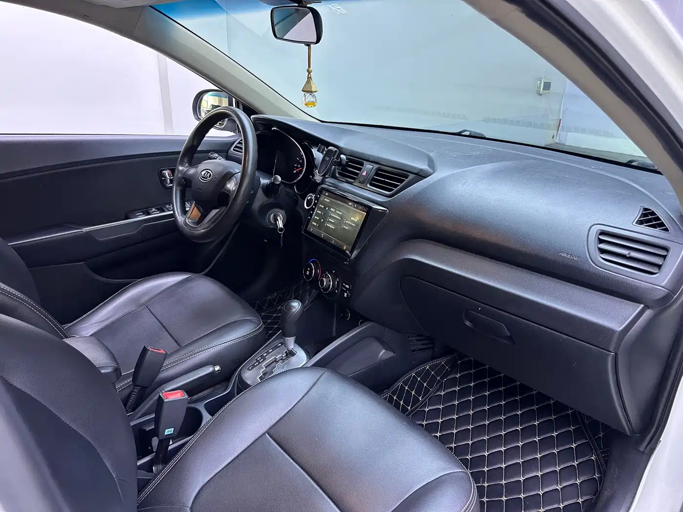 Kia K2 2012 2012 Sedan 1.4L AT GLS Commemorative Edition