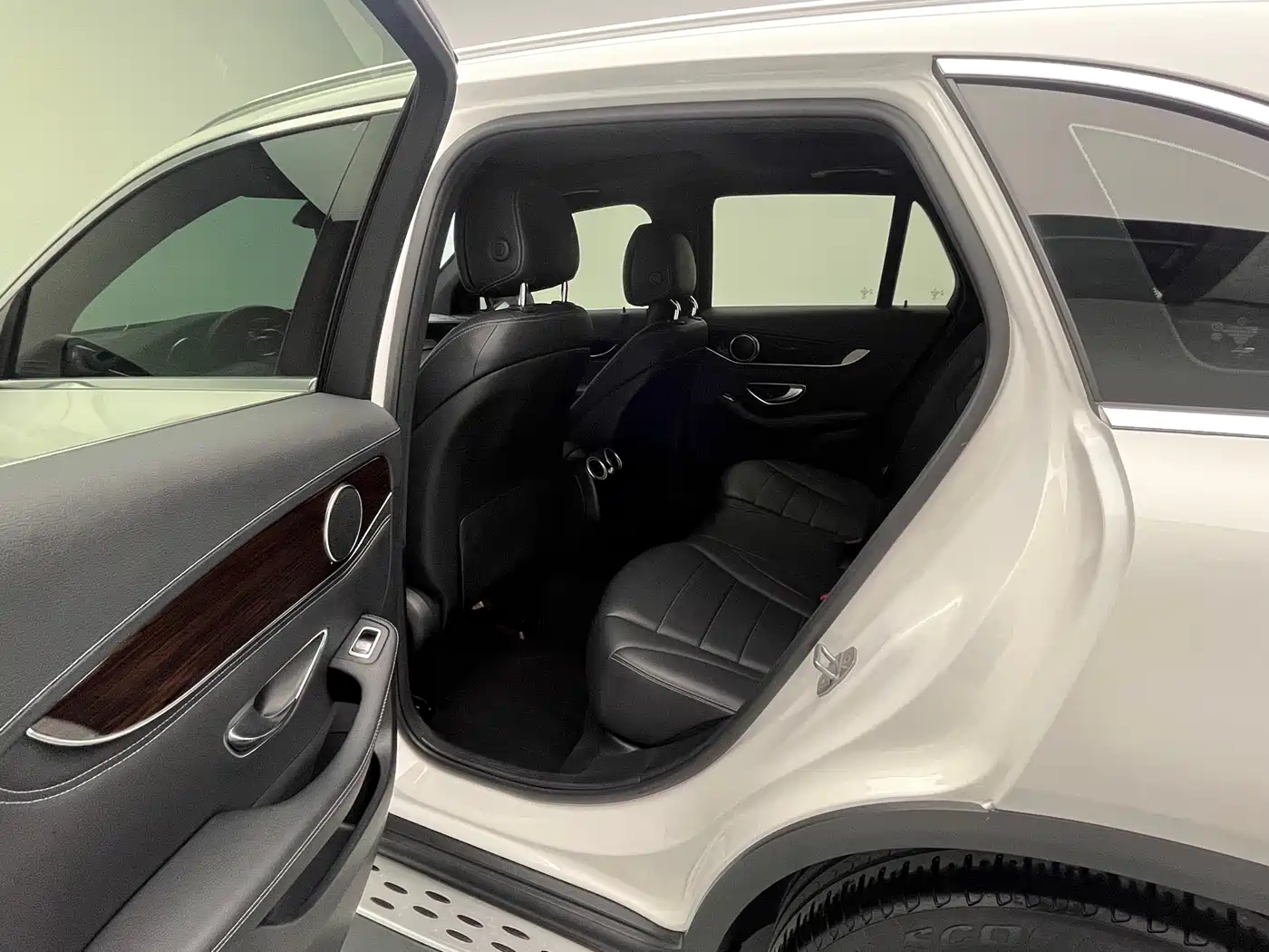 Mercedes-Benz GLC 2018 Facelift GLC 260 4MATIC Luxury фото 14