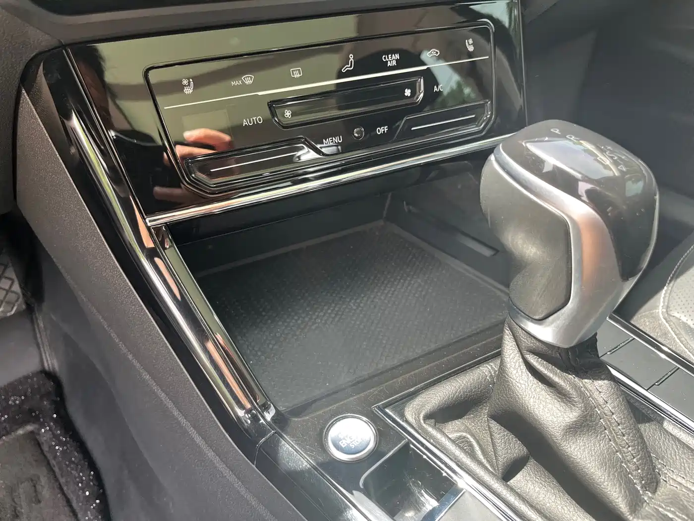 Volkswagen Passat 2024 330TSI Elite Edition фото 9