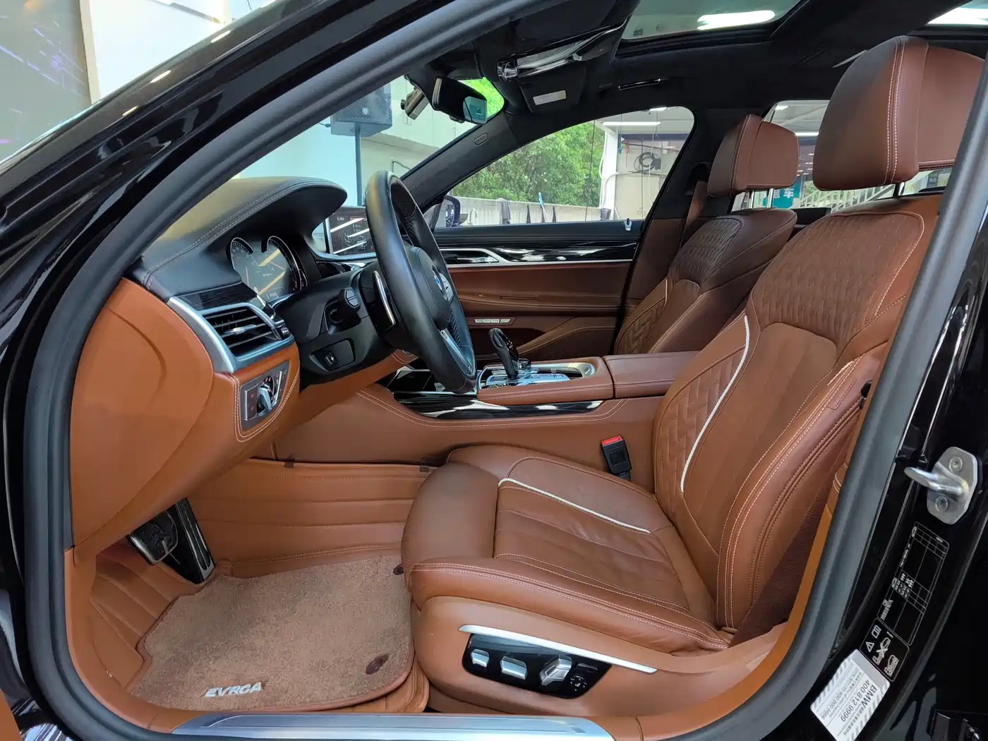 BMW 7 Series 2018 M760Li xDrive фото 11