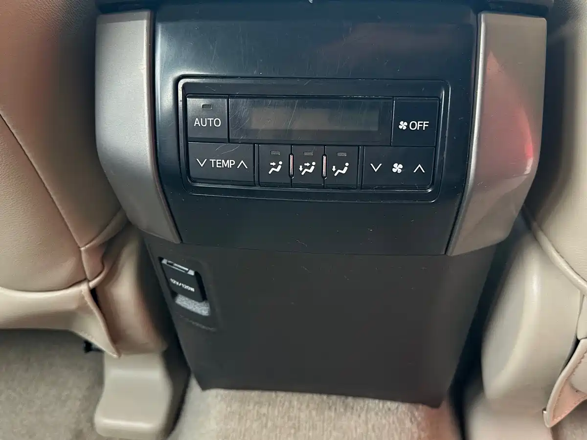 Toyota Prado (Import) 2010 2.7L Automatic Standard фото 6