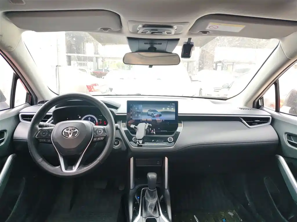 Toyota Frontlander 2023 2.0L CVT Leading Edition фото 6