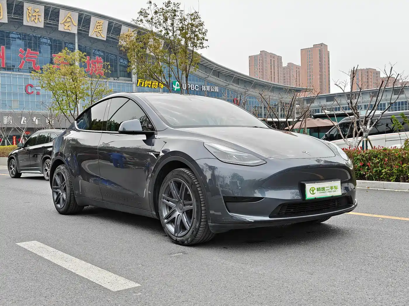 TESLA MODEL Y