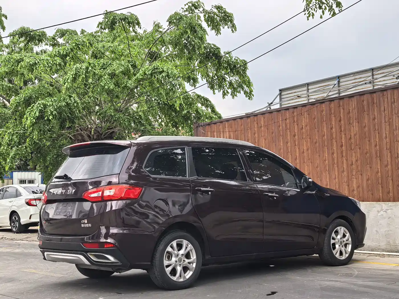 Haima Famila F7 2017 2017 1.5T 7-Seater Auto Standard