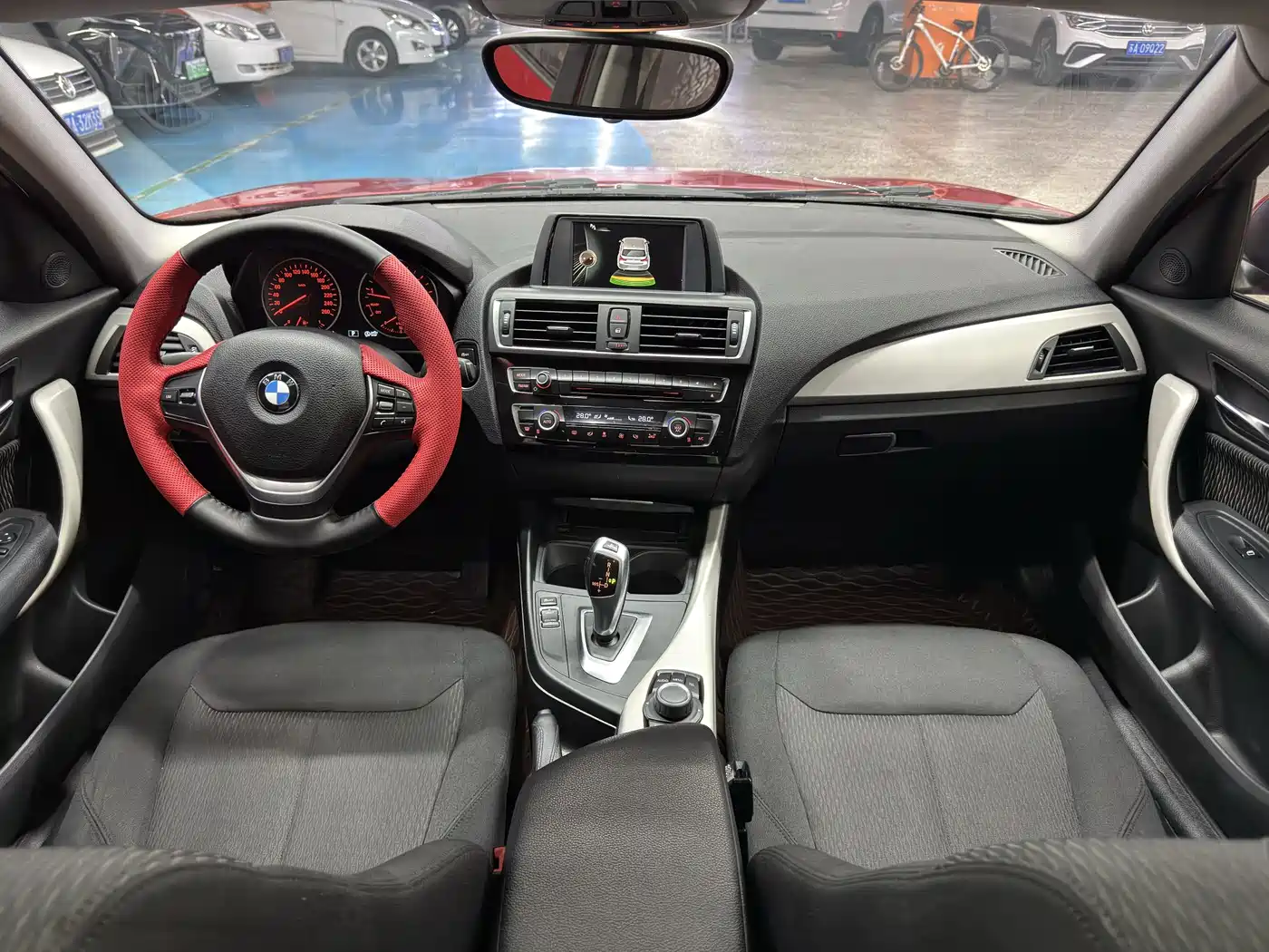BMW 1 Series (Import) 2015 120i Leading фото 5