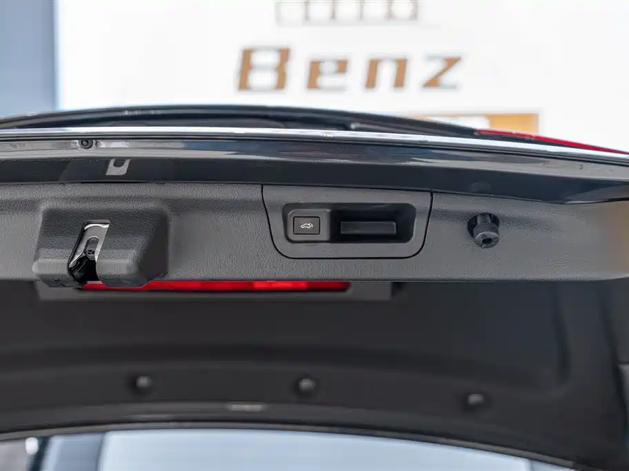 Mercedes-Benz C-Class 2024 Facelift C 260 L Moonlight Sport фото 11