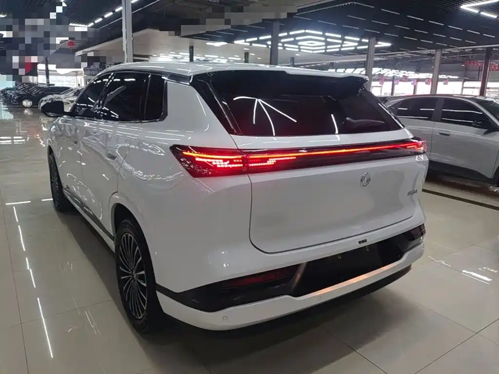 Photo 5 - Dongfeng Aeolus L8