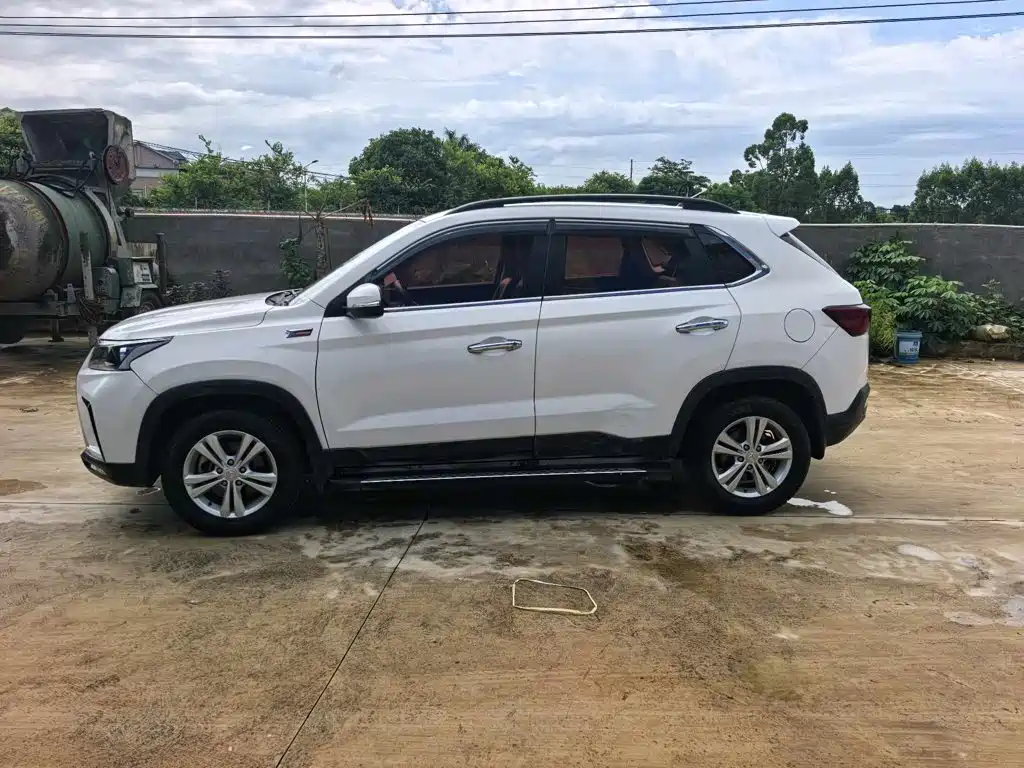 BAIC Huansu S5 2017 2017 1.3T Manual Luxury