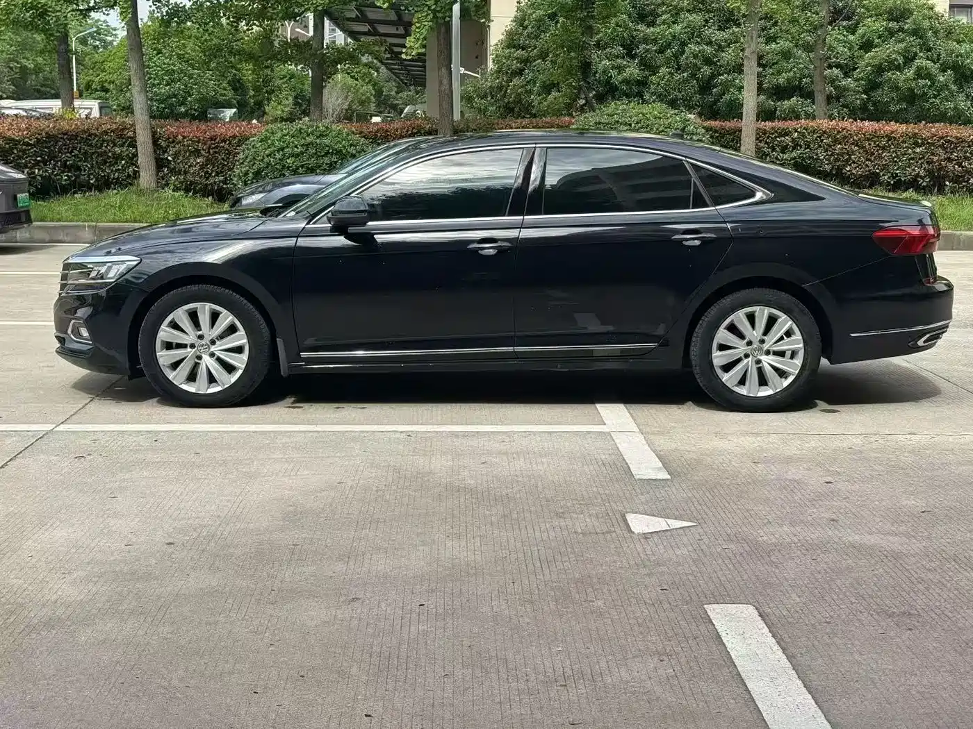 Volkswagen Passat 2019 330TSI Elite Version China VI фото 3