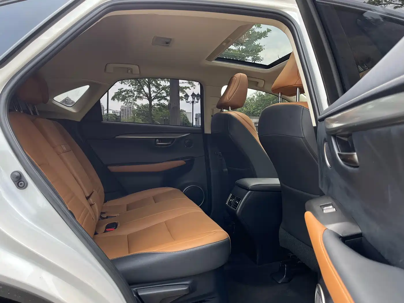 Lexus NX 2020 300h FWD F Sport China VI фото 15