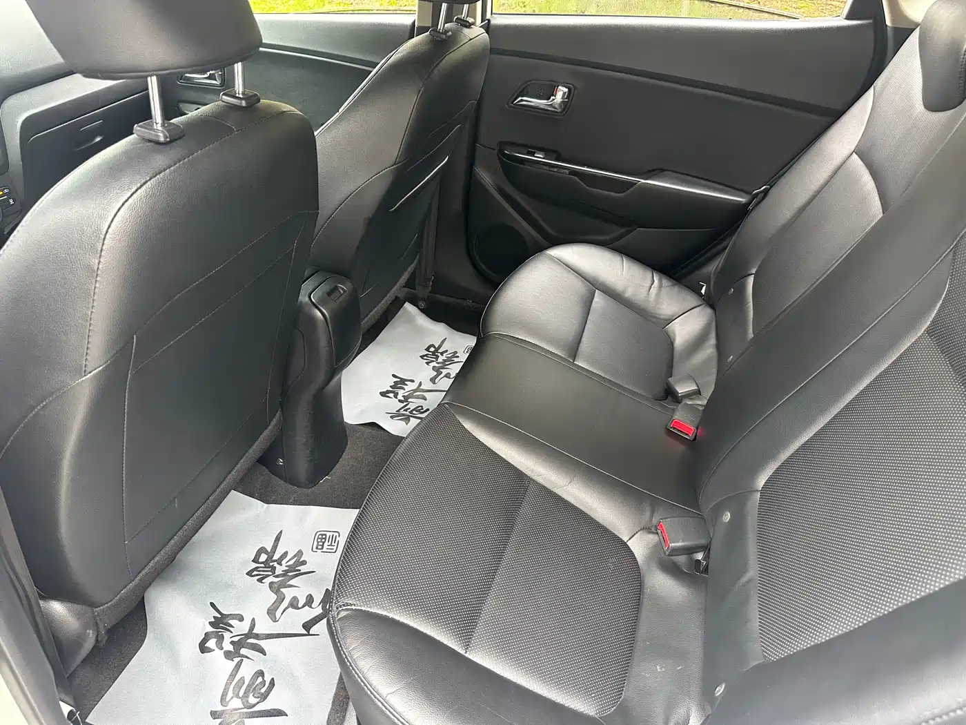 Kia K2 2013 2012 Hatchback 1.6L AT Premium