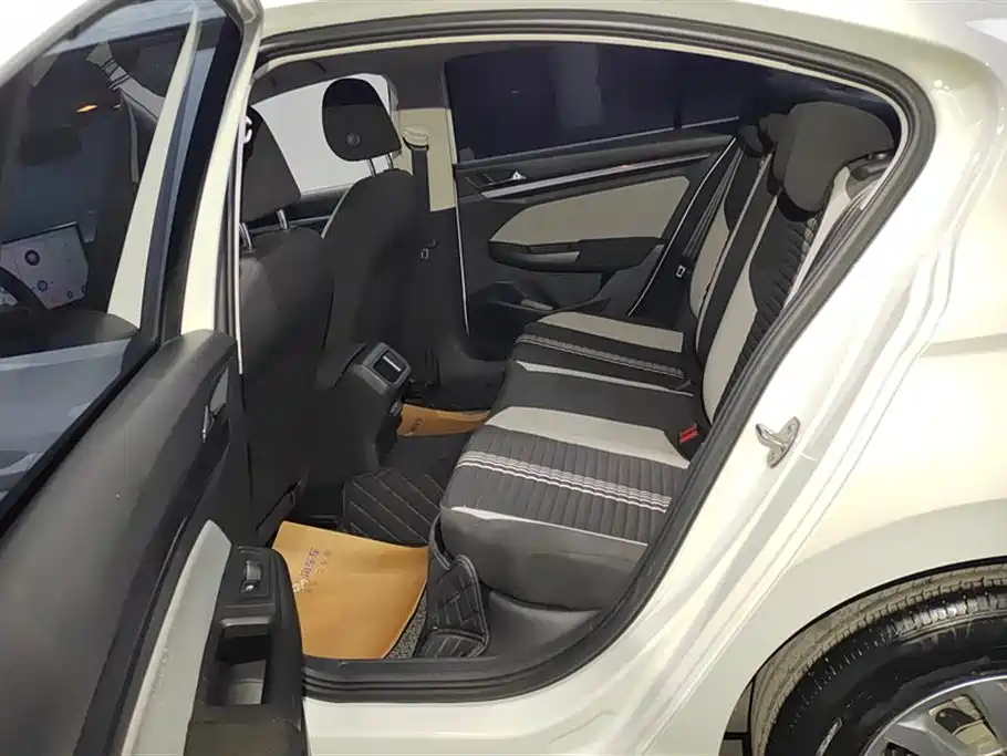 Volkswagen Bora 2023 200TSI DSG Comfort Edition фото 11