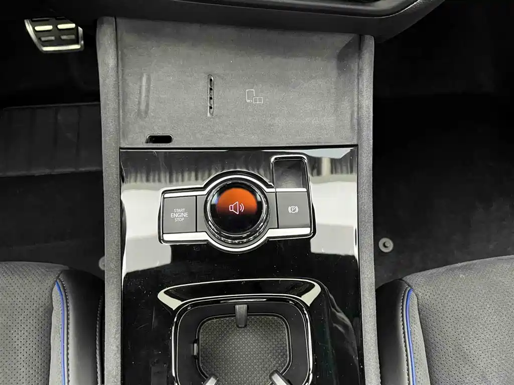 Volkswagen Tiguan L 2024 PRO 380TSI 4WD R-Line Premium Edition фото 5