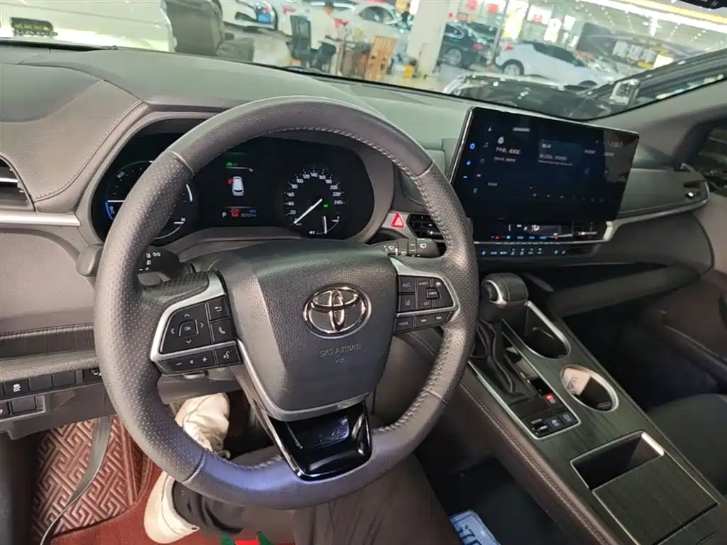 Toyota Sienna 2021 2.5L Hybrid Premium Edition фото 10